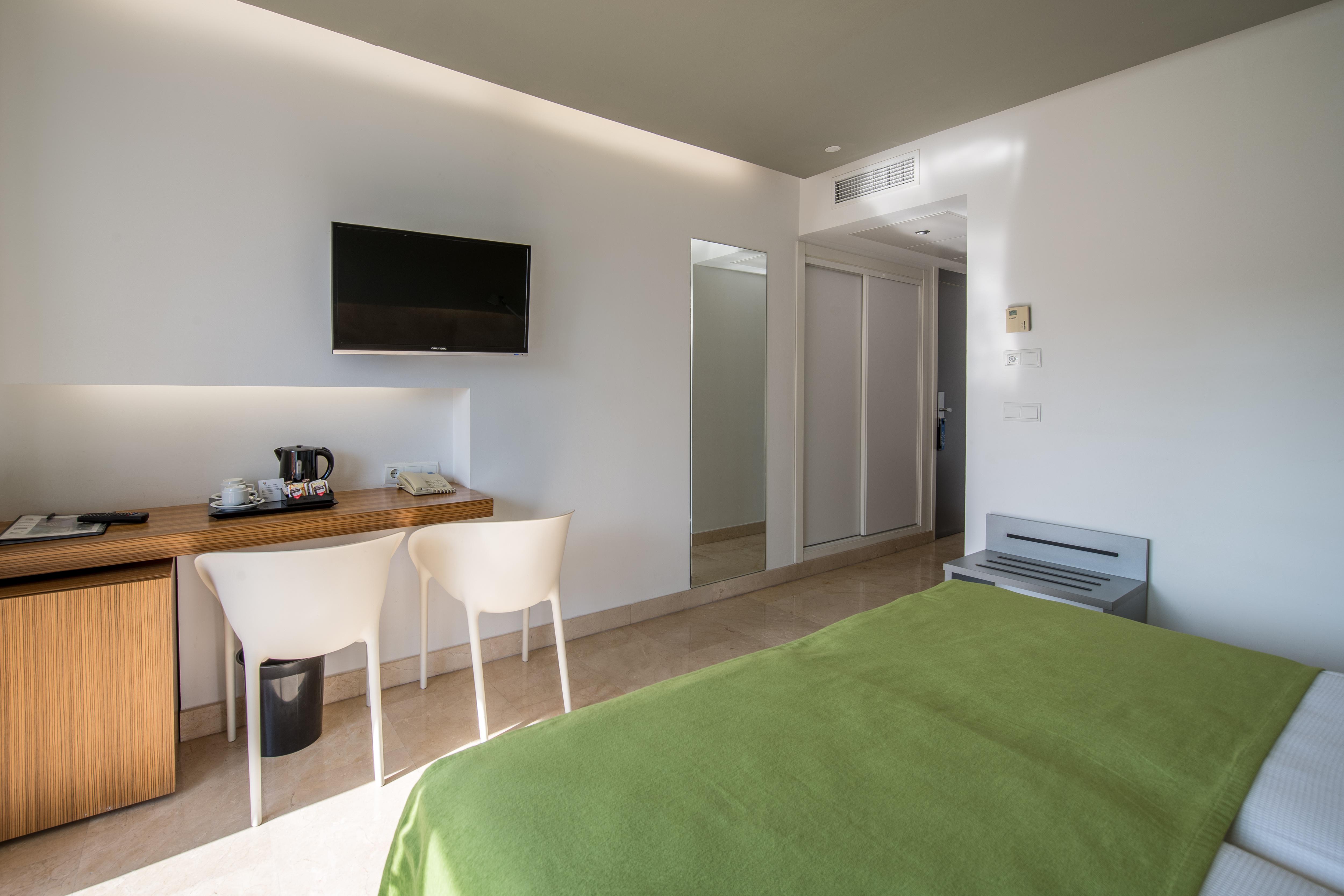 Apart-hotel Climia Belroy 4 Sup 4*